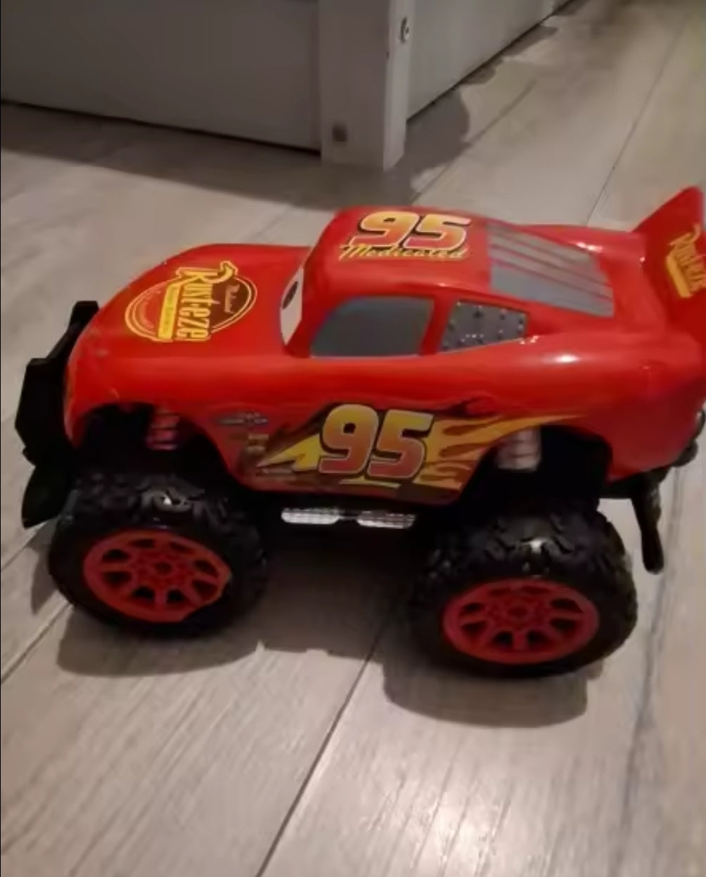 Voiture télécommandée rouge enfant | Tout-terrain 4 Canaux | 20 cm | Jouet électrique avec lumières | Cadeau 6 ans