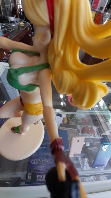 Dragon ball figurine sexy lunch blonde ,bleu ou les deux
