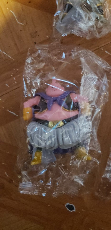 Figurine dragon ball lot de 8 statuettes majin bu entre 6 et 10cm