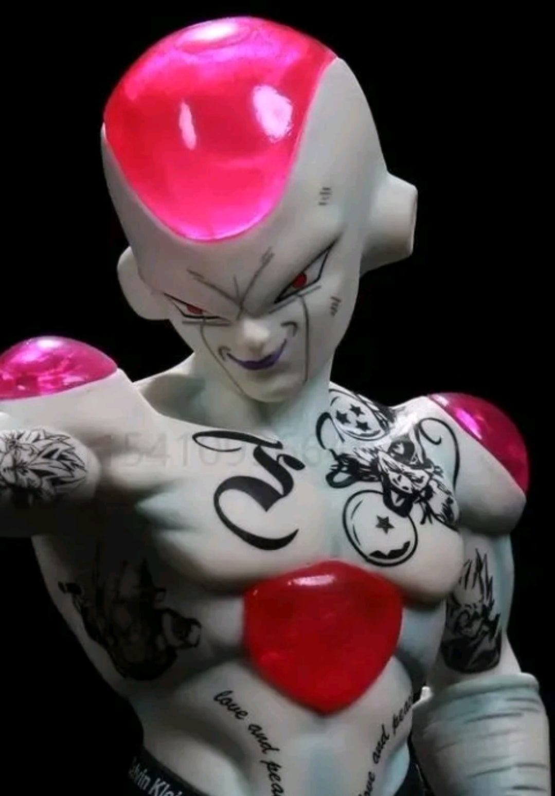 Dragon ball figurine freezer gangster hip hop tatoué 26cm