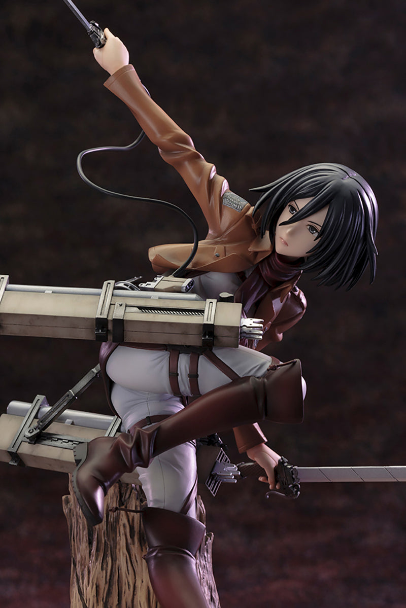 Figurine l'attaque des titans  statuette mikasa 30cm