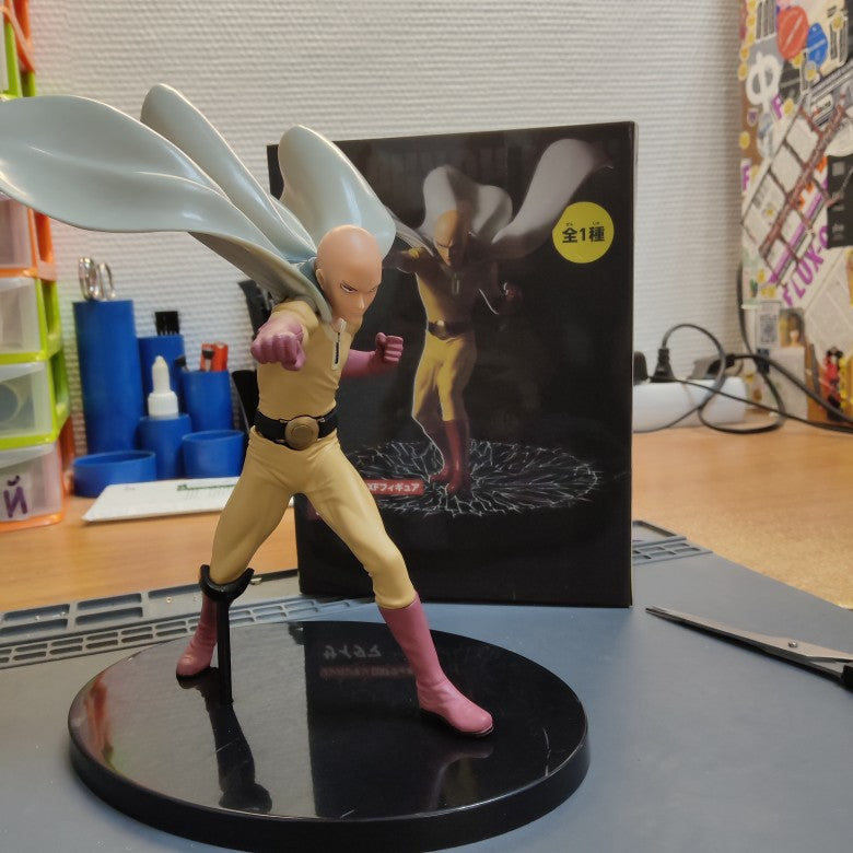 One punch man figurine saïtama 19cm statuette collection manga