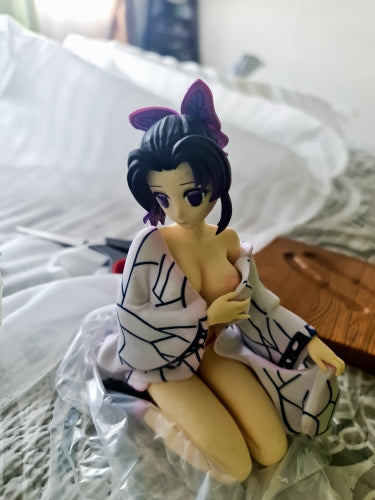 Figurines Demon Slayer sexy  Figure Sitting Yukata Kochou Shinobu Kneeling Naked Mitsuri Kanroji Figurine Action Model Collection manga