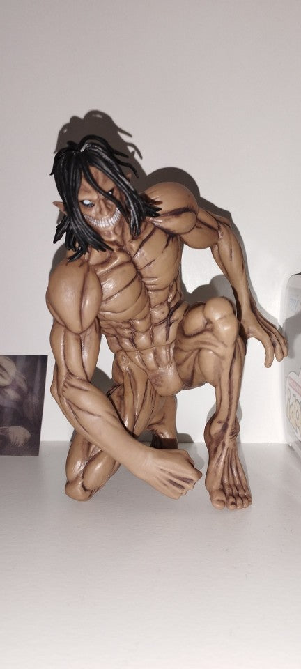 L'attaque des titans figurine eren jaeger titan