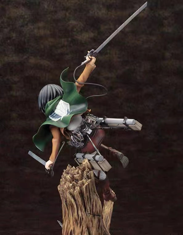 Figurine l'attaque des titans  statuette mikasa 30cm