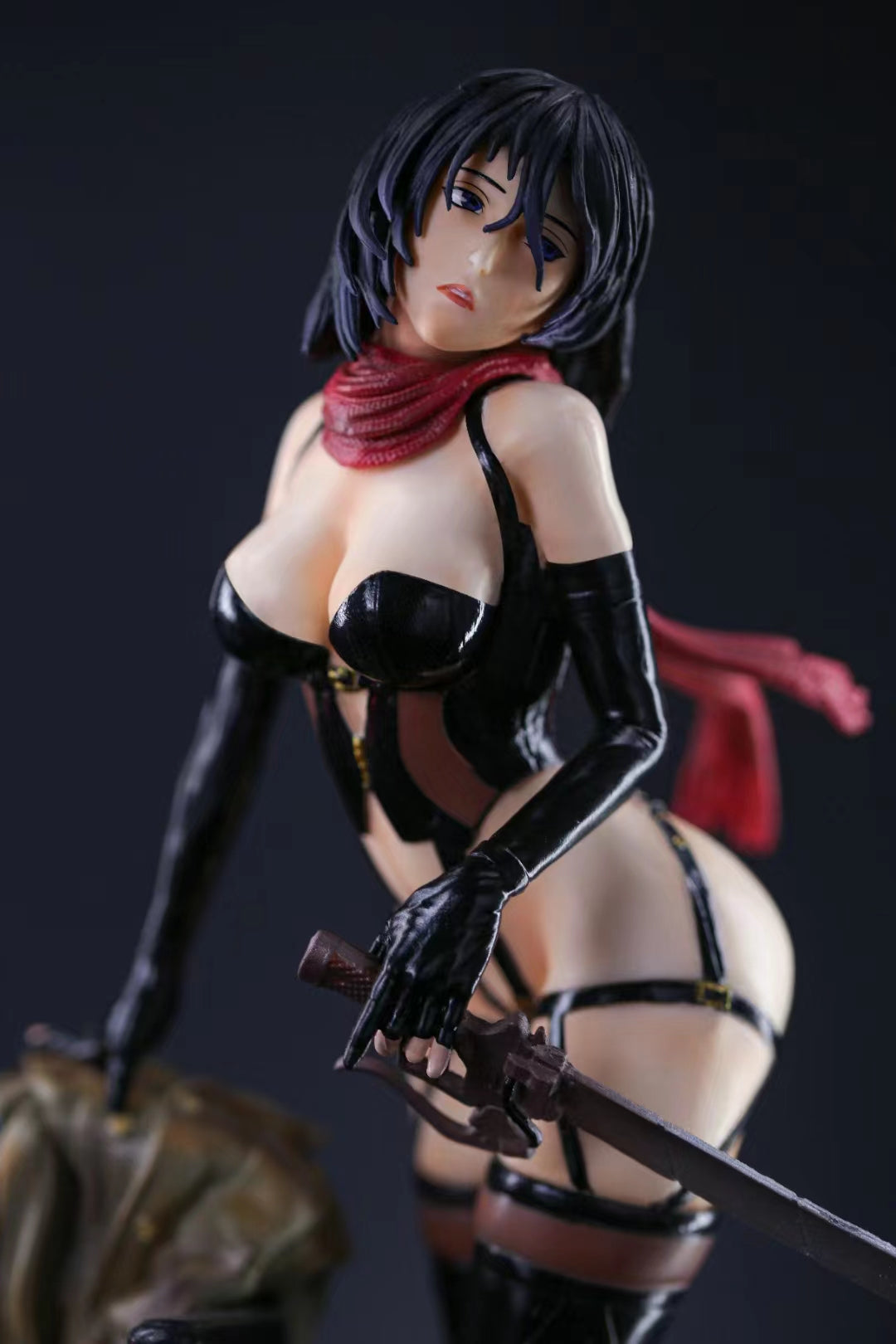 Figurine sexy l'attaque des titans  statuette mikasa 30cm