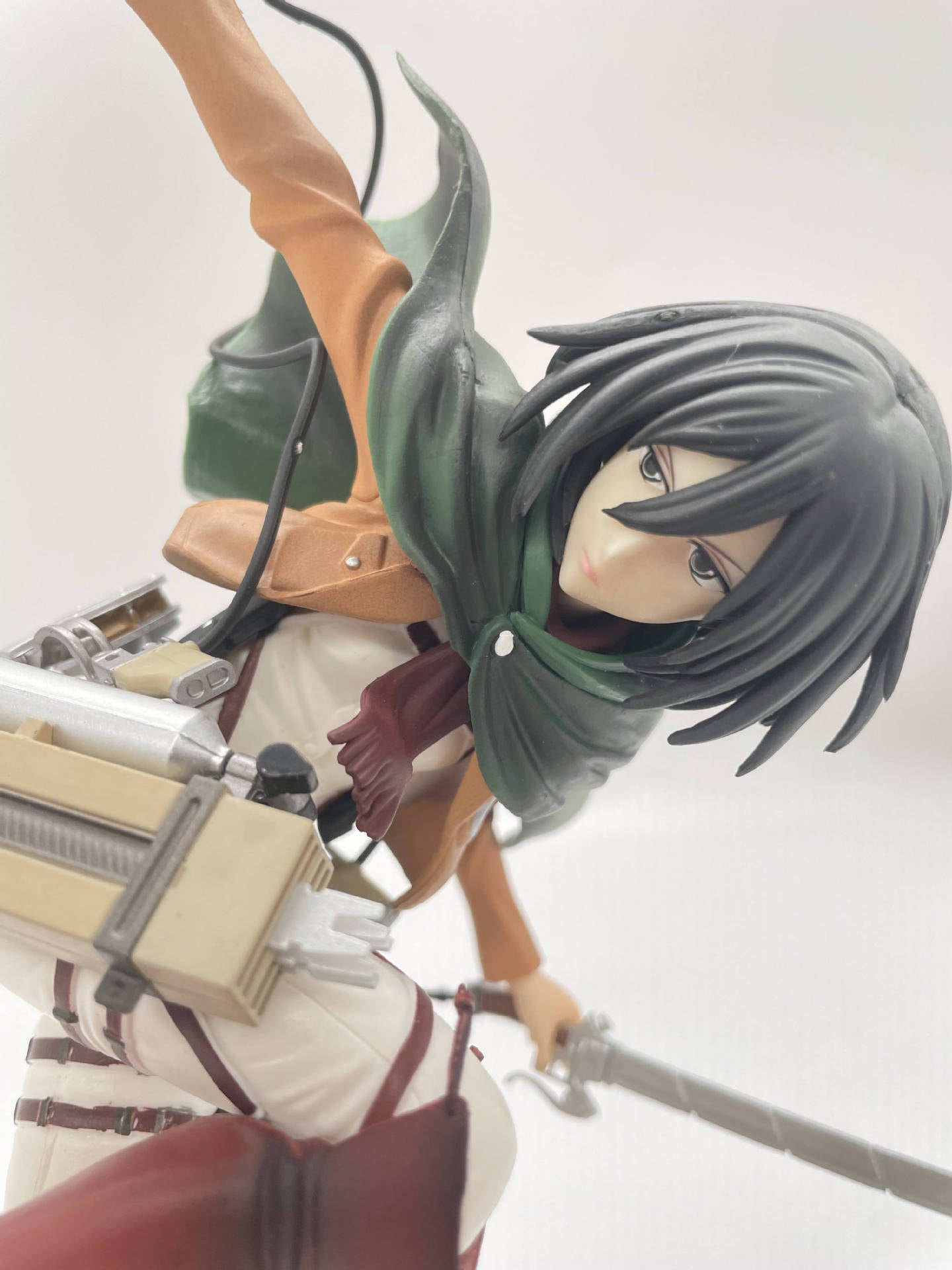 Figurine l'attaque des titans  statuette mikasa 30cm