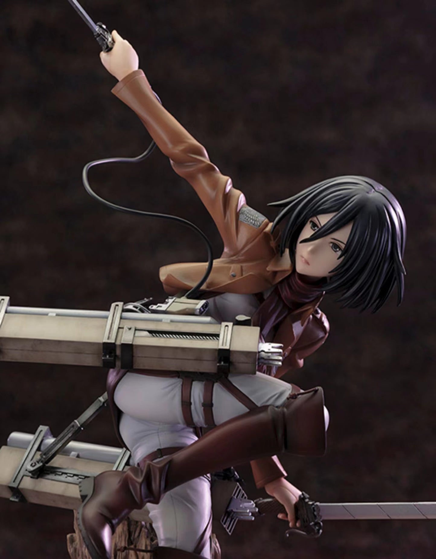 Figurine l'attaque des titans  statuette mikasa 30cm